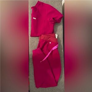 Figs Women's Magenta Jogger Set